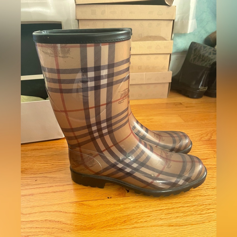 Burberry rainboots